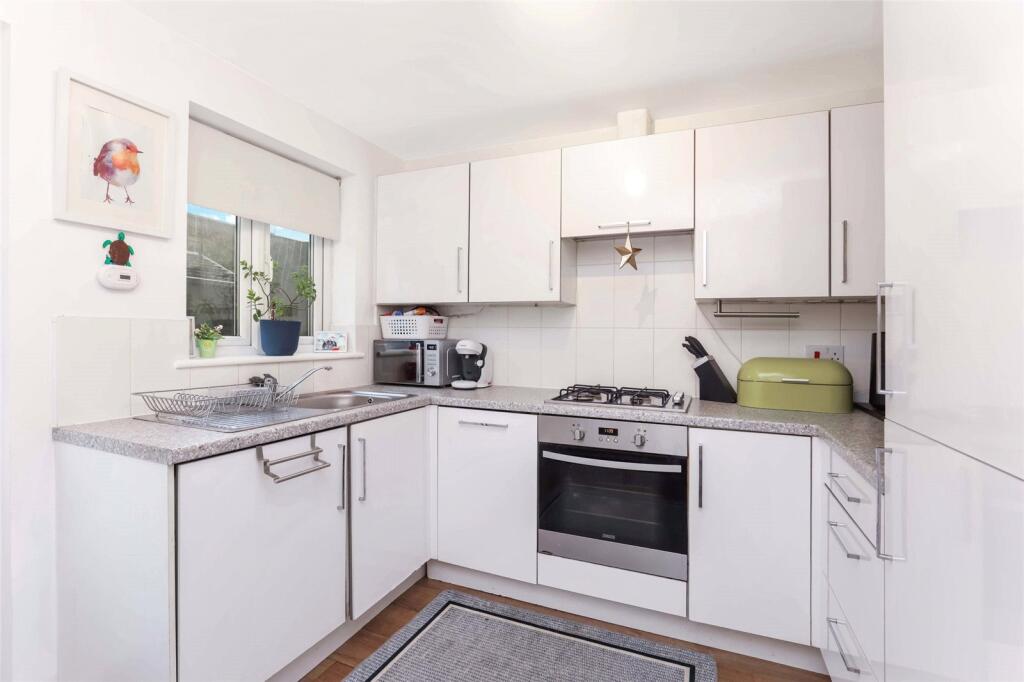 House in Stepps, Millerston - More