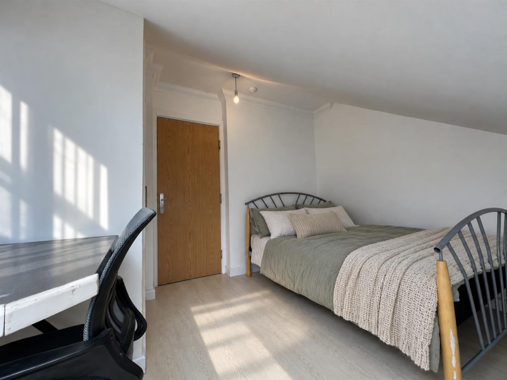 Apartment in Cardiff - View 5