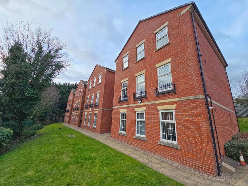 Main image of property: Langmere Close, Barnsley, S70 6BQ