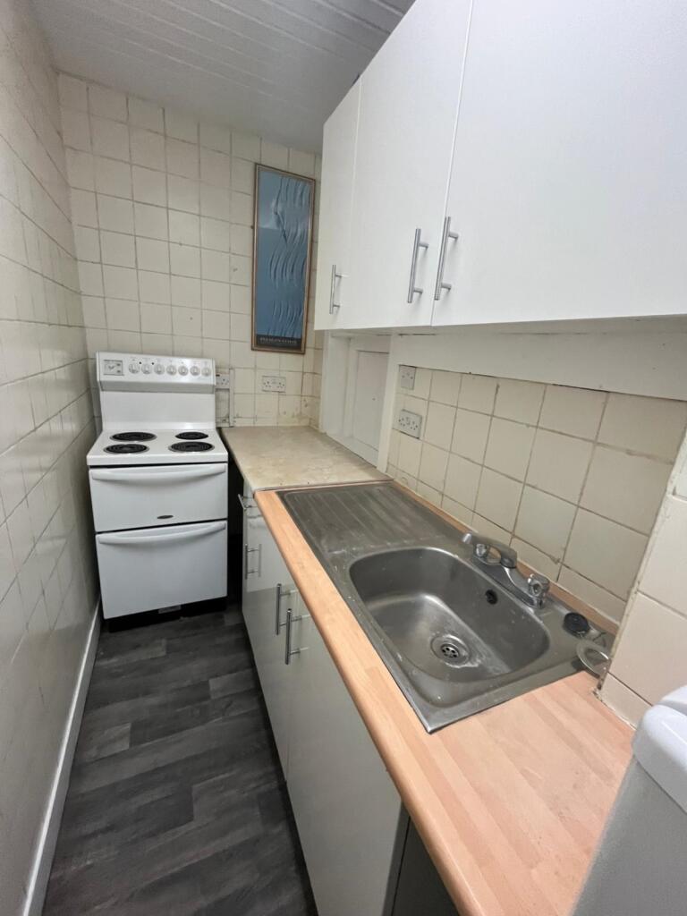 Main image of property: 81 Montgomery Street, Edinburgh, EH7 5HZ 