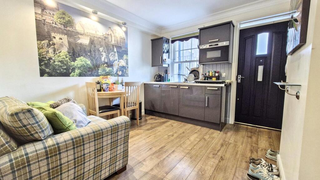Apartment in Edinburgh, Tollcross - More