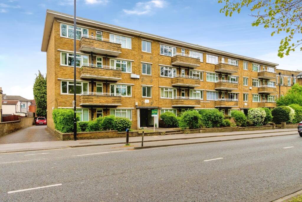 Main image of property: The Avenue, Southampton, Hampshire, SO17