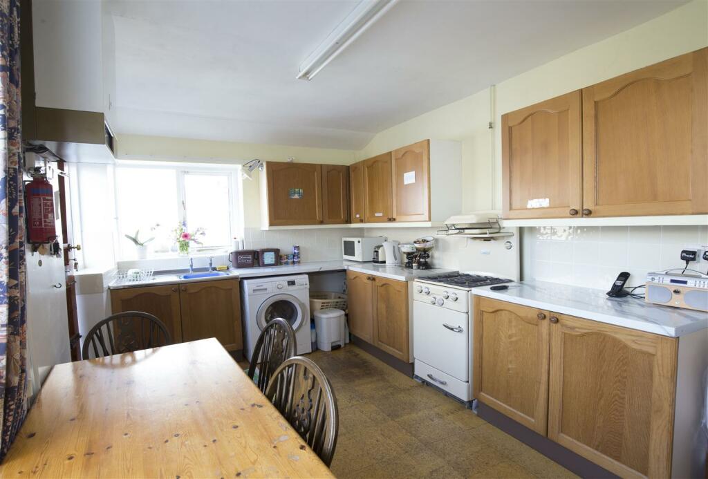 1 bedroom house share for rent