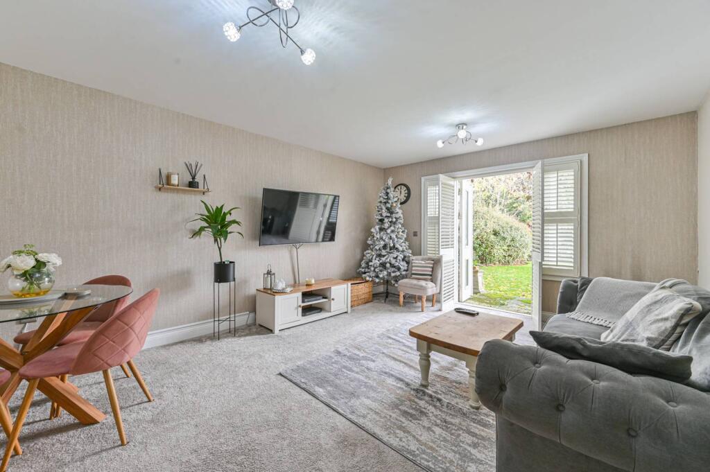 Main image of property: Bromley Road, Catford, London, SE6