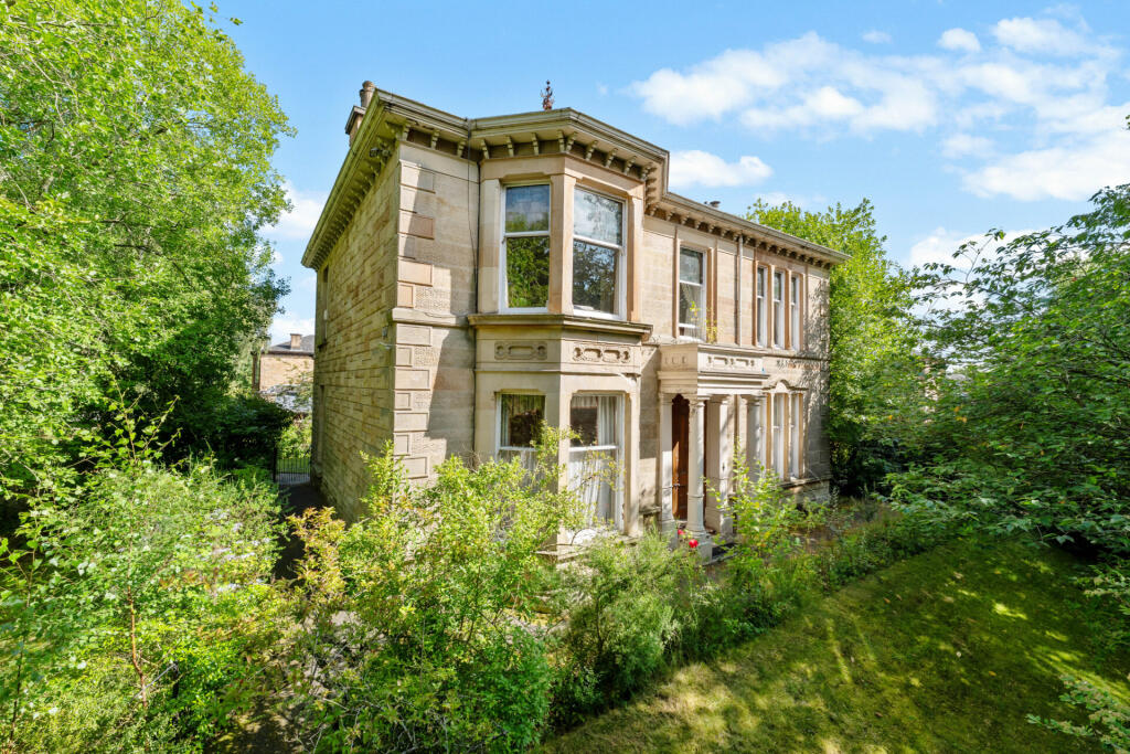 Main image of property: 1a Torridon Avenue, Dumbreck, G41 5LA