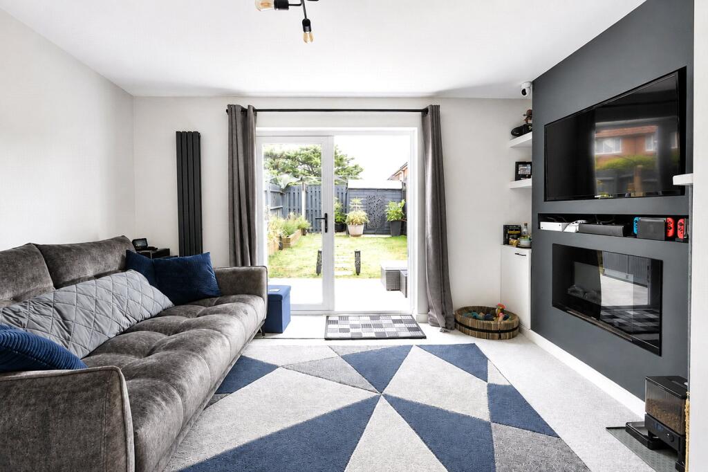 Shelton Avenue, Toddington, Bedfordshire, LU5 photo 4