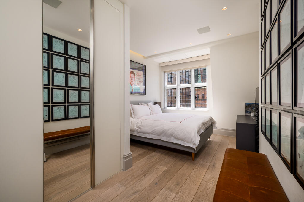 Apartment in London - More