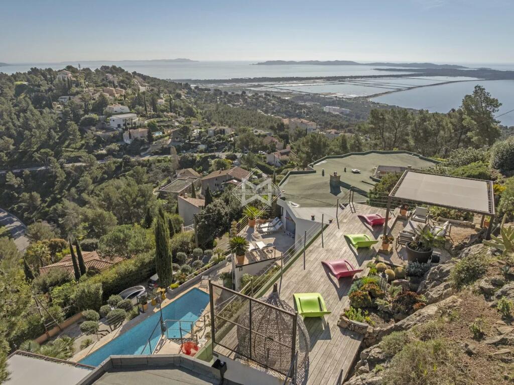 Main image of property: Provence-Alps-Cote d`Azur, Var, Hyères