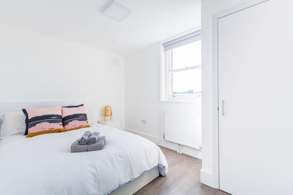 Apartment in London - More