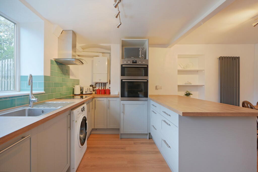 House in Sheffield, South Yorkshire - View 3