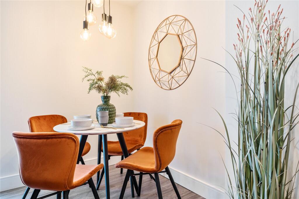 Apartment in Slough - View 3