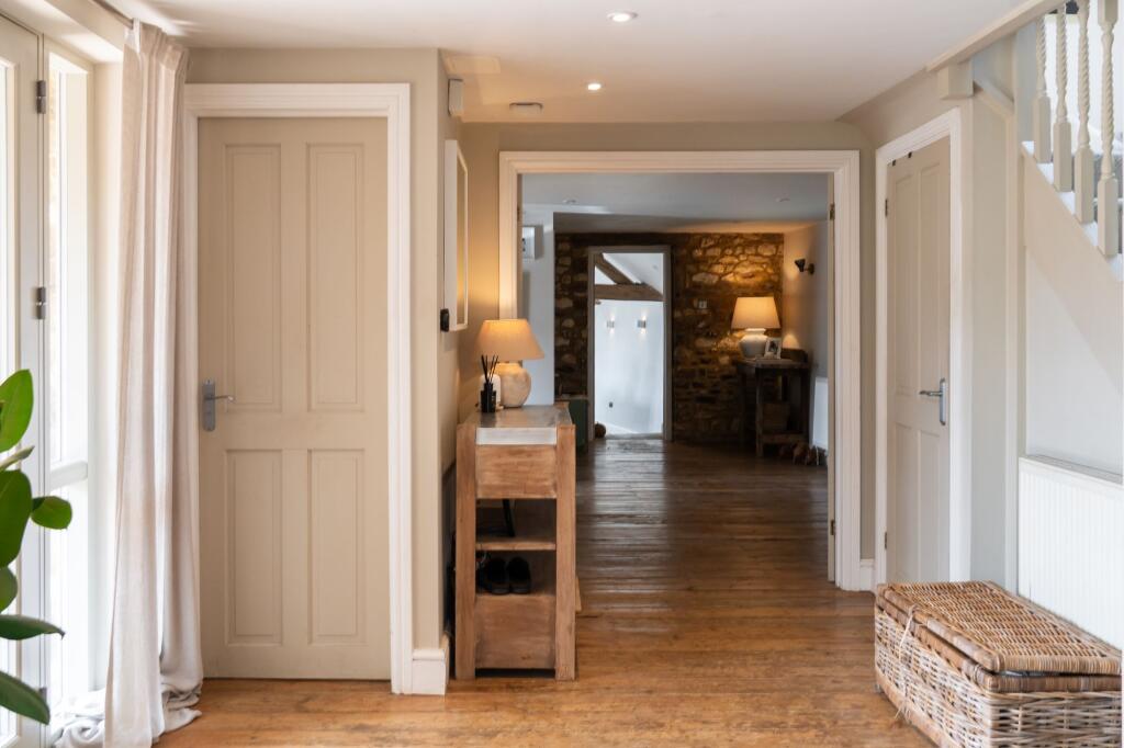 The Square, Moreton Pinkney, NN11 - View 5