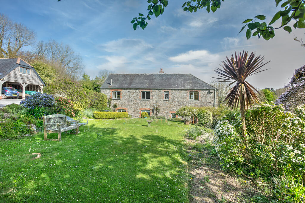 Torrings Barn, Lower Batson, Batson, Salcombe, Devon photo 3