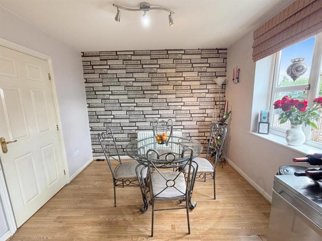 House in Bradford, West Yorkshire - View 4