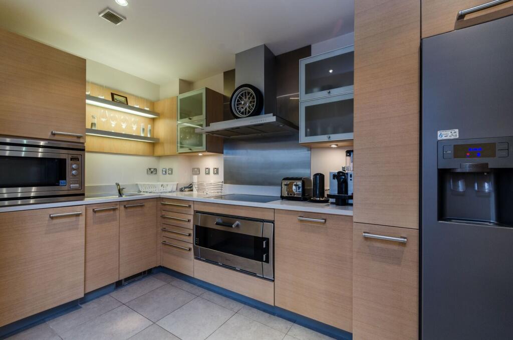 Apartment in London - View 5