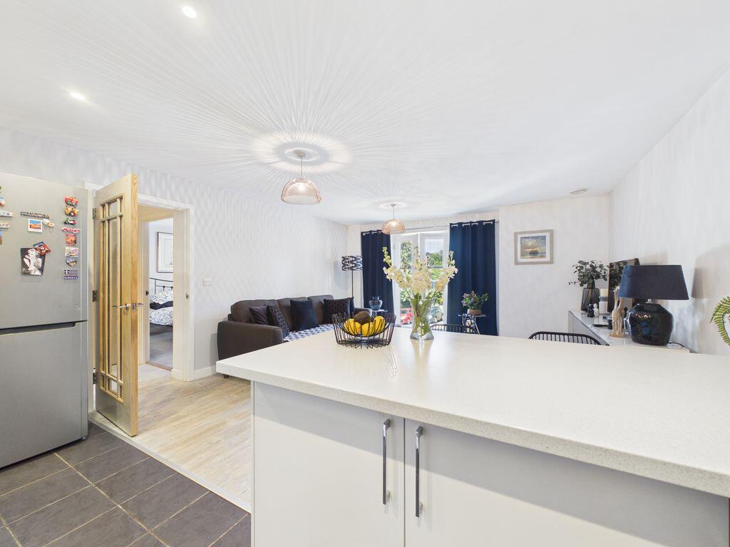 Carpenters Court, Caterham Valley - View 6