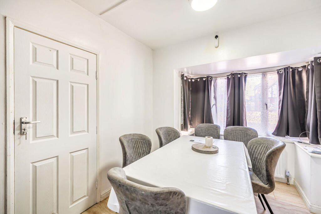 House in Harrow - View 5