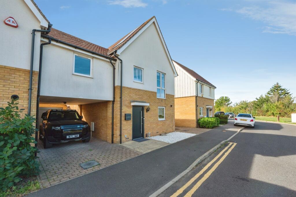 Main image of property: Woodside Close, Grays