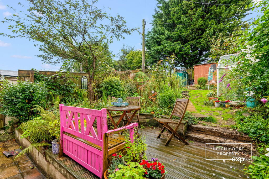 Bridge Park, Ivybridge, Devon - More