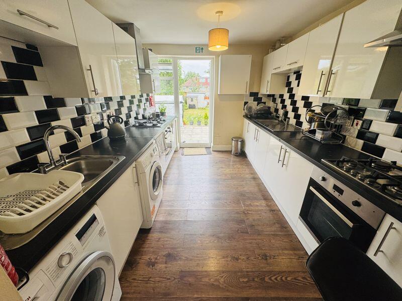 House in London - View 3