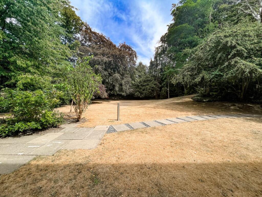 Apartment in Cambridge, Highsett, Petersfield - View 4