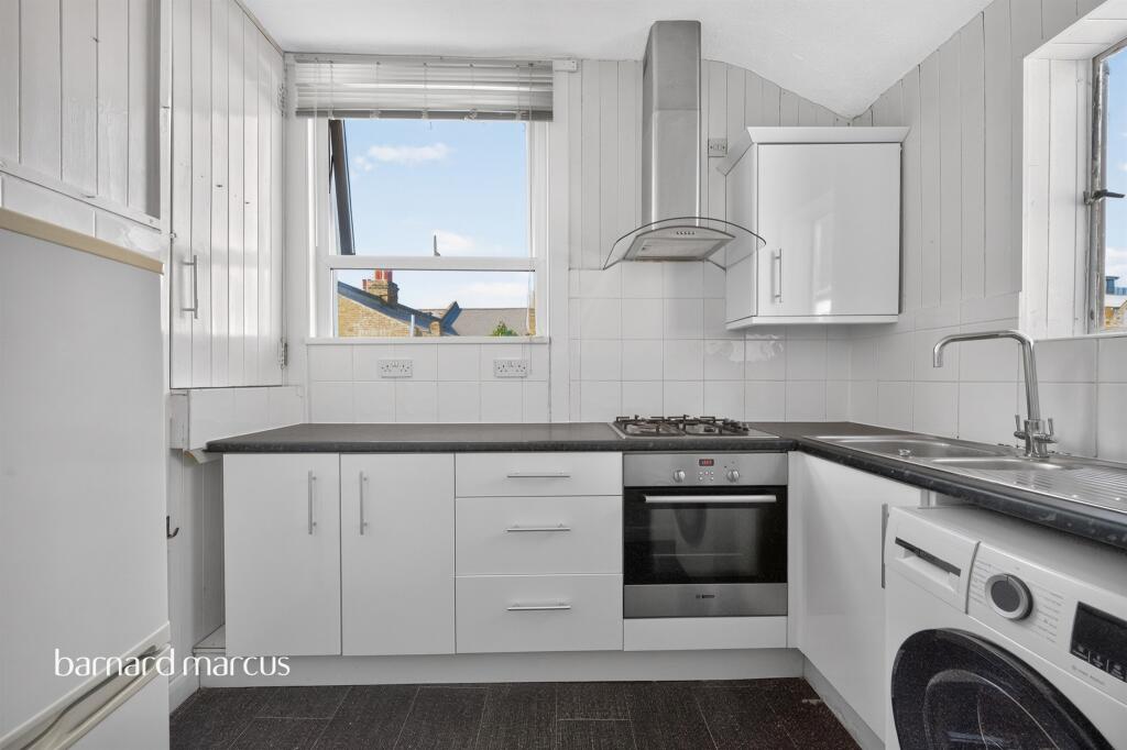 Apartment in London - View 5