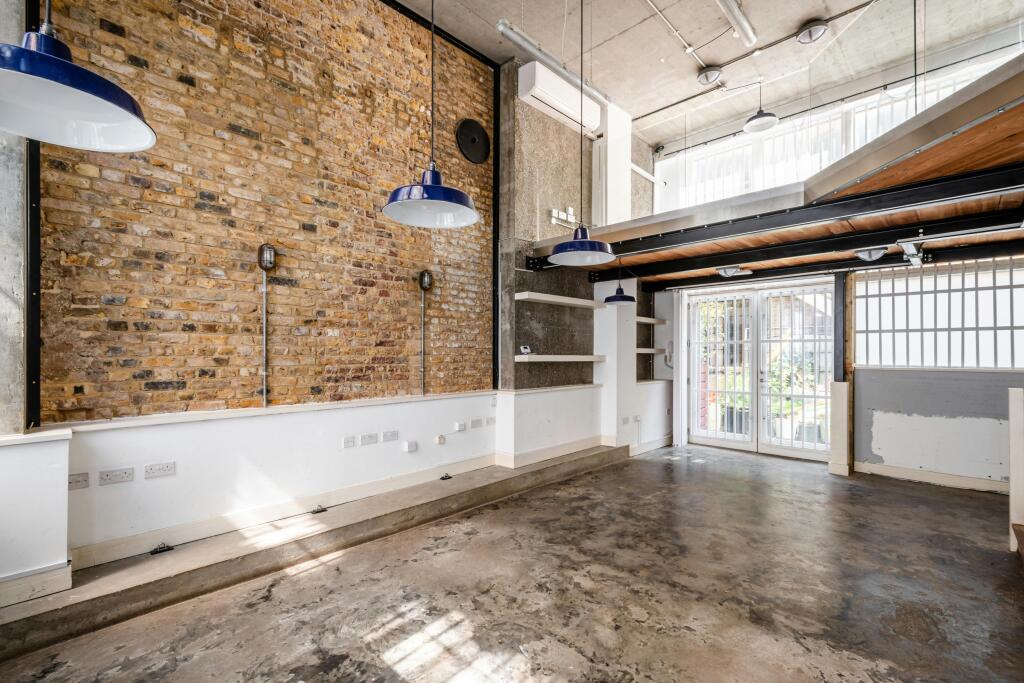 Mentmore Terrace 3B NEW - 7.jpg