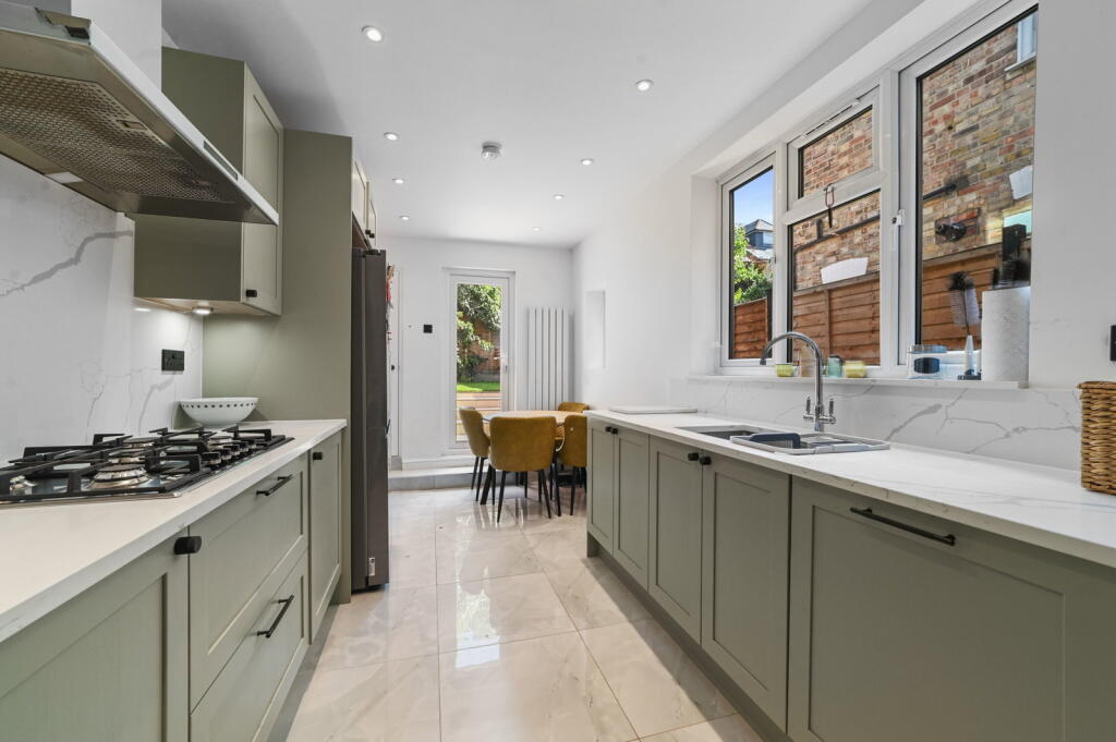 House in Ilford - View 3