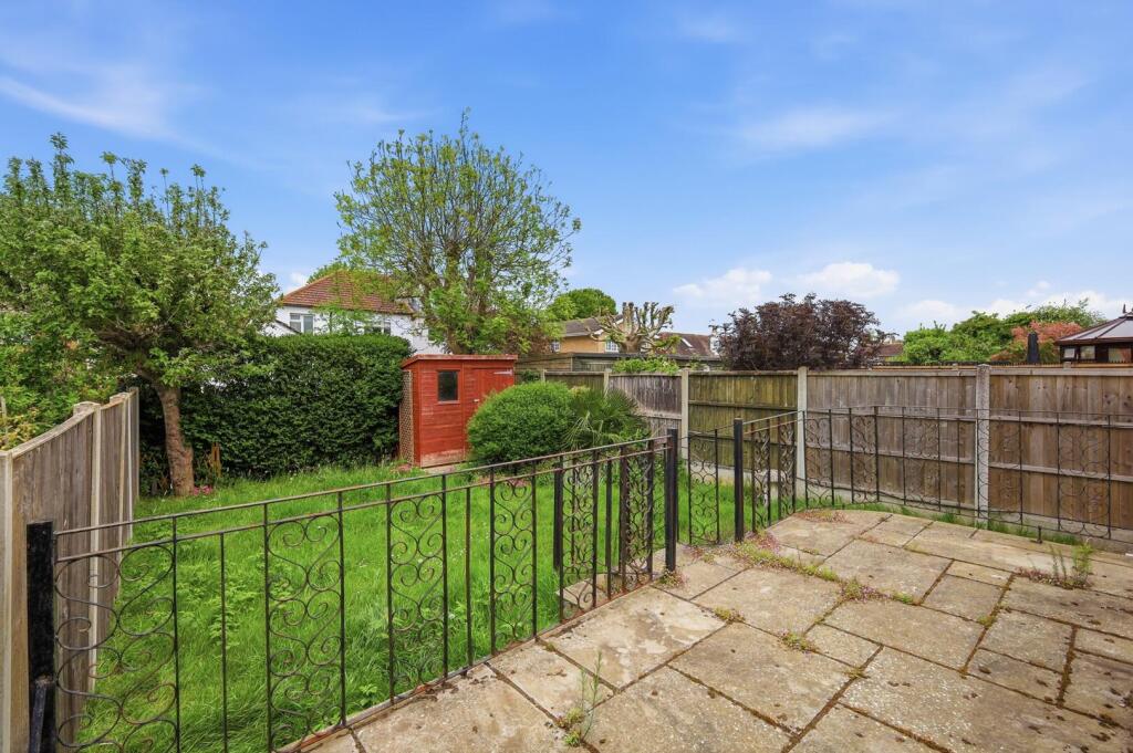 Rayleigh Drive, Leigh-on-Sea photo 2