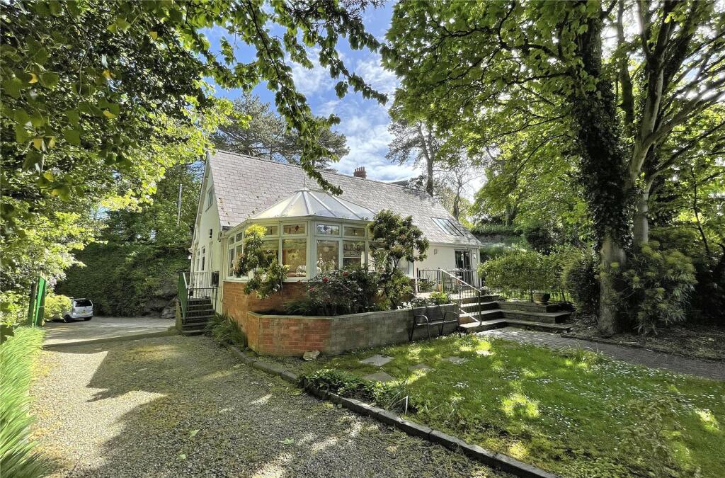 Victoria Drive, Bangor, Gwynedd, LL57 photo 2