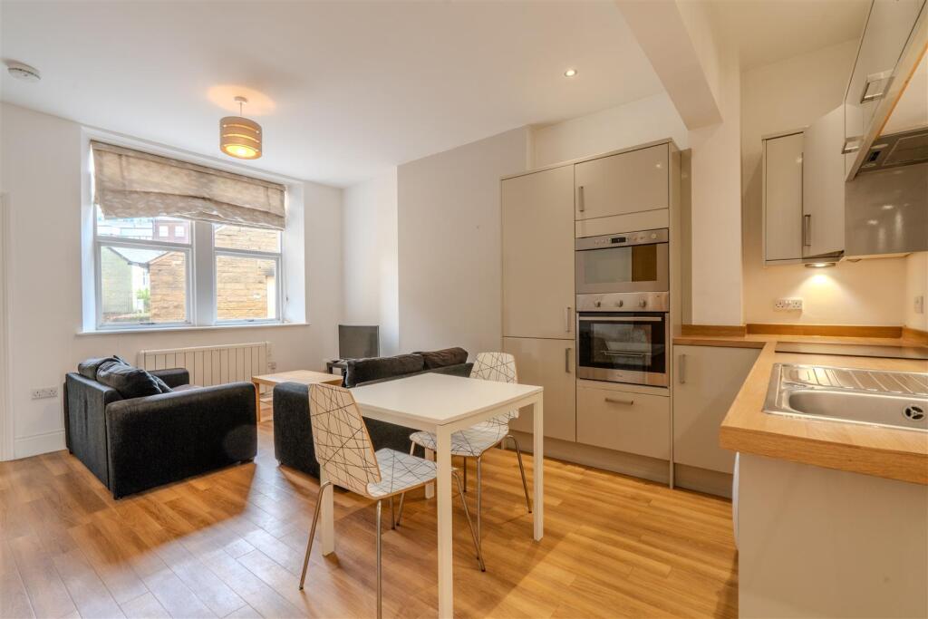 Apartment in Sheffield, Crookesmoor, Netherthorpe - View 5
