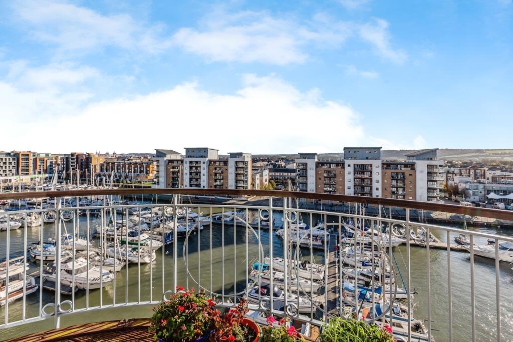 Apartment in Bristol, Woodhill - View 2
