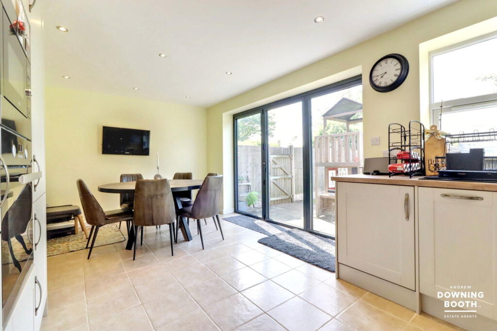 House in Walsall, Holly Bank - More