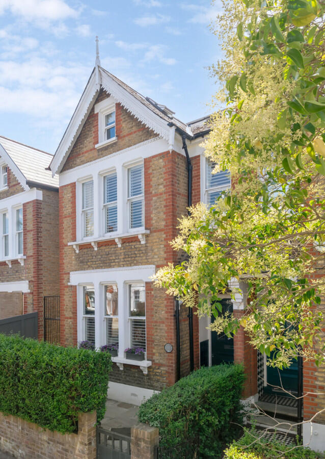 Main image of property: Lynette Avenue, London, SW4