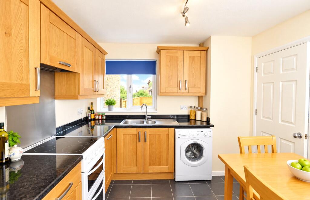 House in Guildford, Merrow - View 2