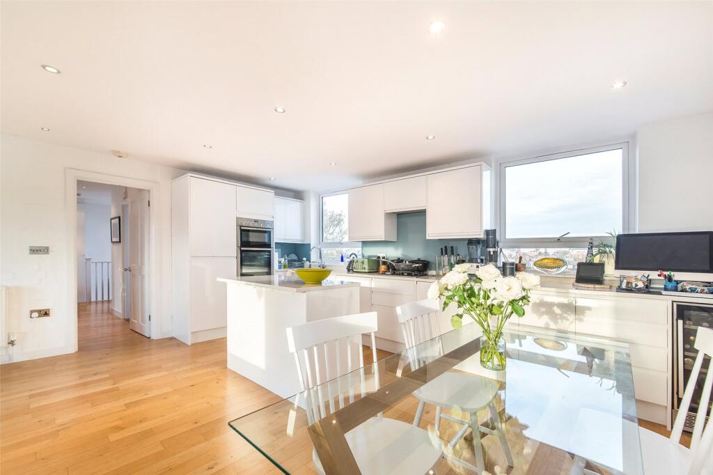 Apartment in London - View 5