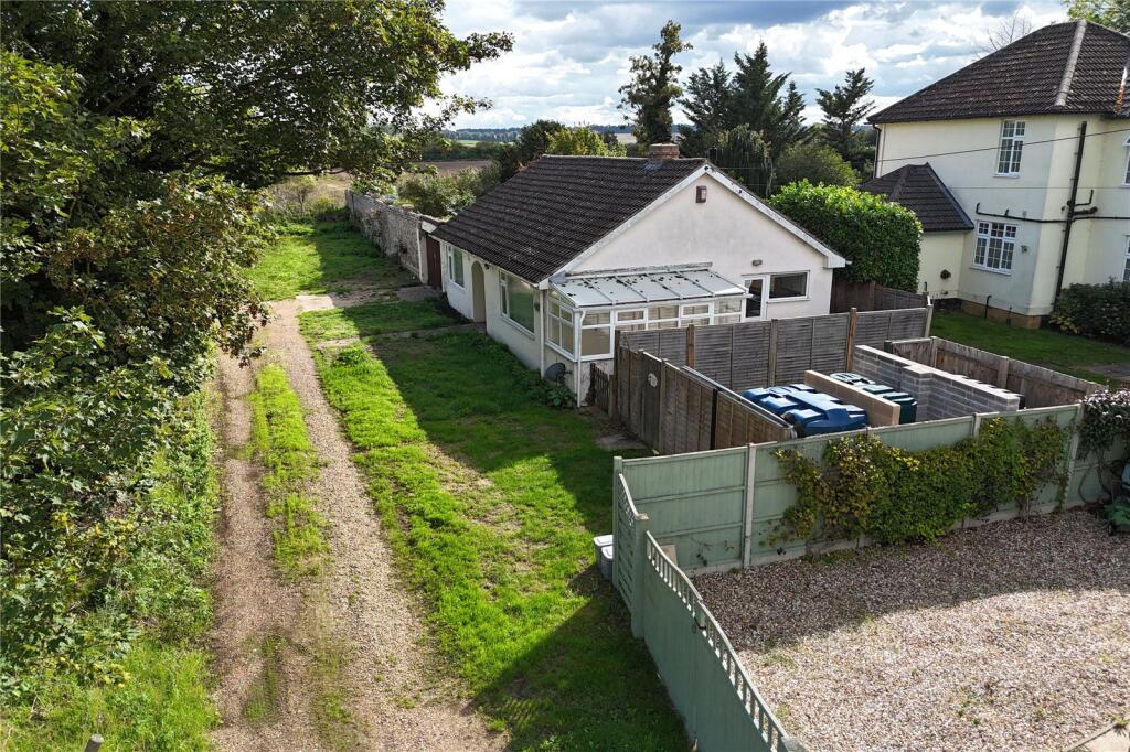 2-bed bungalow on Cherry Rise, Barton Mills, Bury St. Edmunds, Suffolk, IP28, £270,000