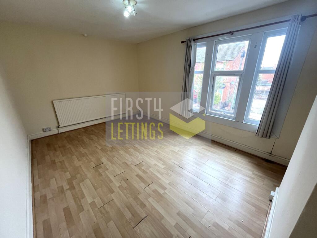 House in Leicester - View 5