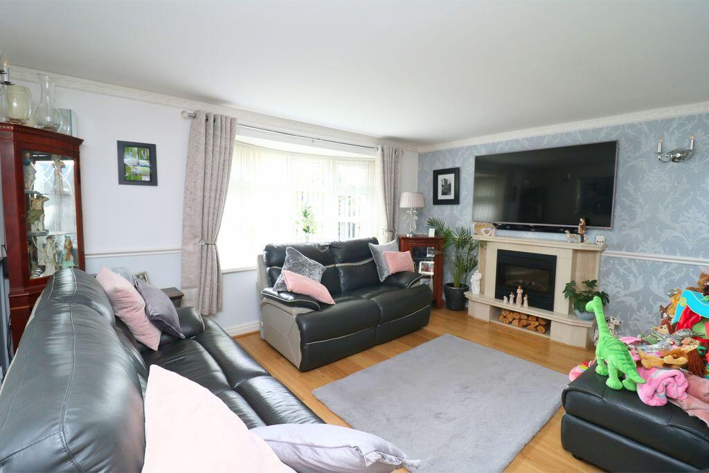 Burghley Drive, West Bromwich photo 2