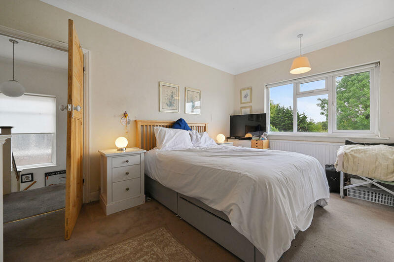 House in London - View 2