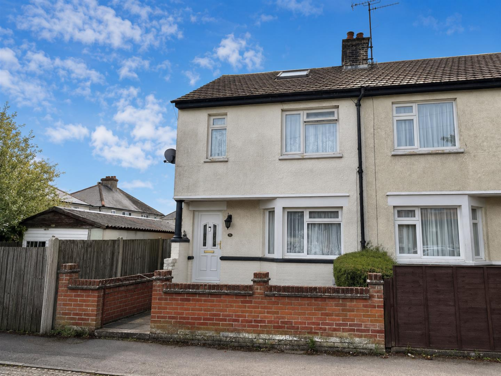 Main image of property: Kingwell Avenue, Clacton-On-Sea, Essex