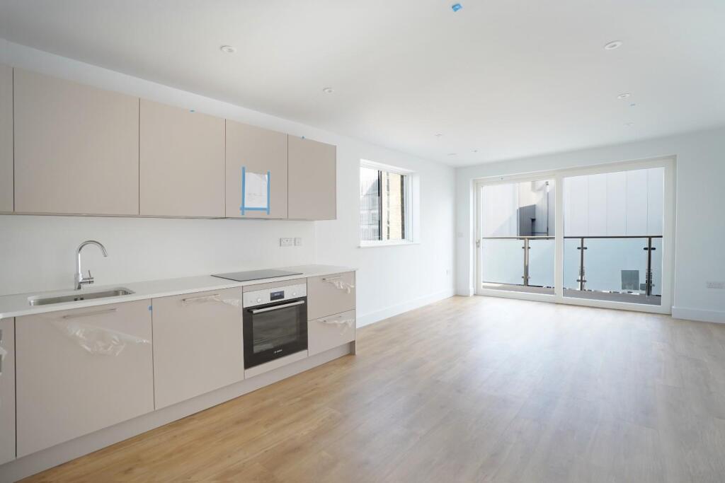 Apartment in Bromley - View 3
