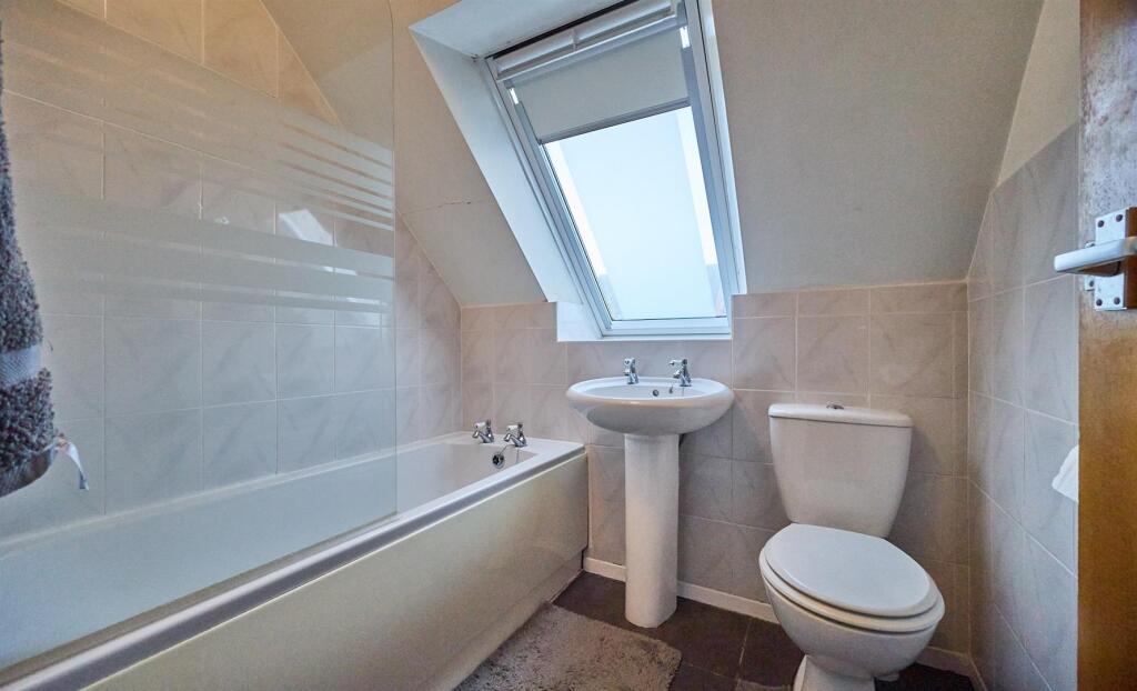Clifton Court, Hinckley photo 3