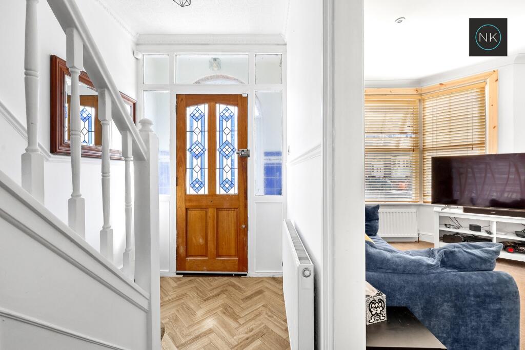 House in London, Woodford - More
