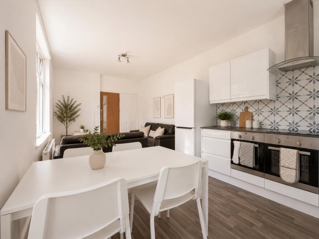 House in Cardiff, Plasnewydd, Roath - View 3