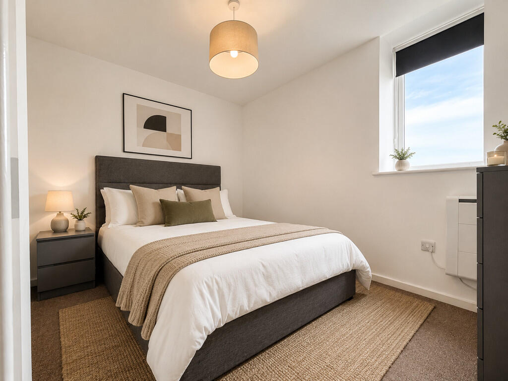 Apartment in Oldham, Hollinwood - View 4