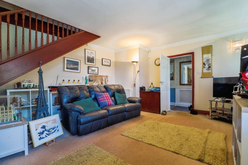 House in Swale, Grove Park, Chalkwell - More