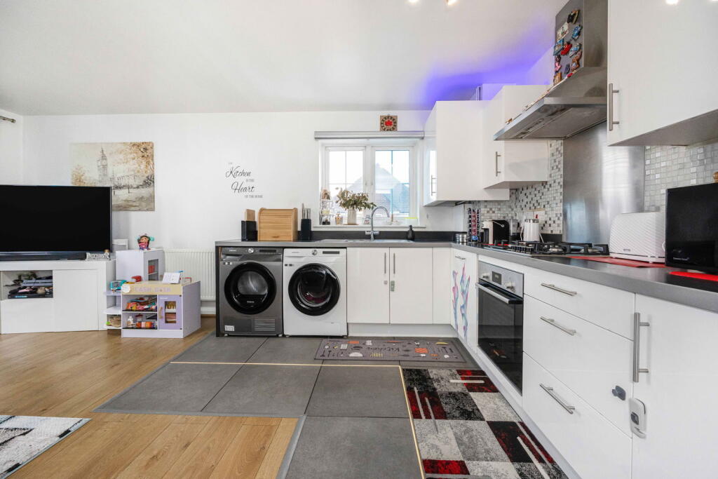 Cotton Lane, Dartford, DA2 - More