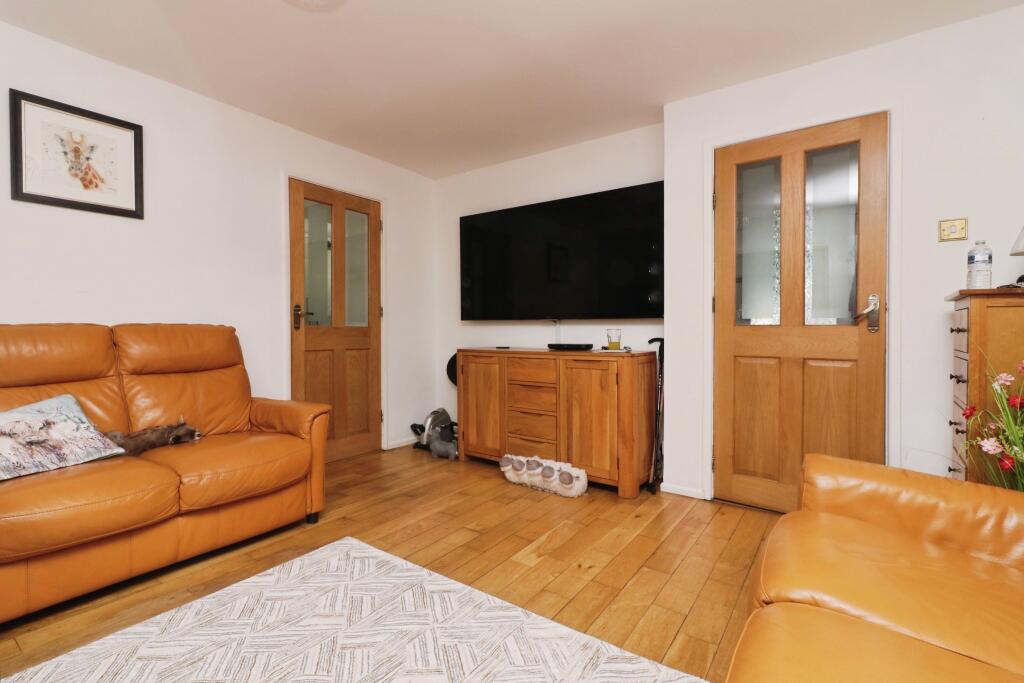 Howlands, Welwyn Garden City, AL7 photo 2
