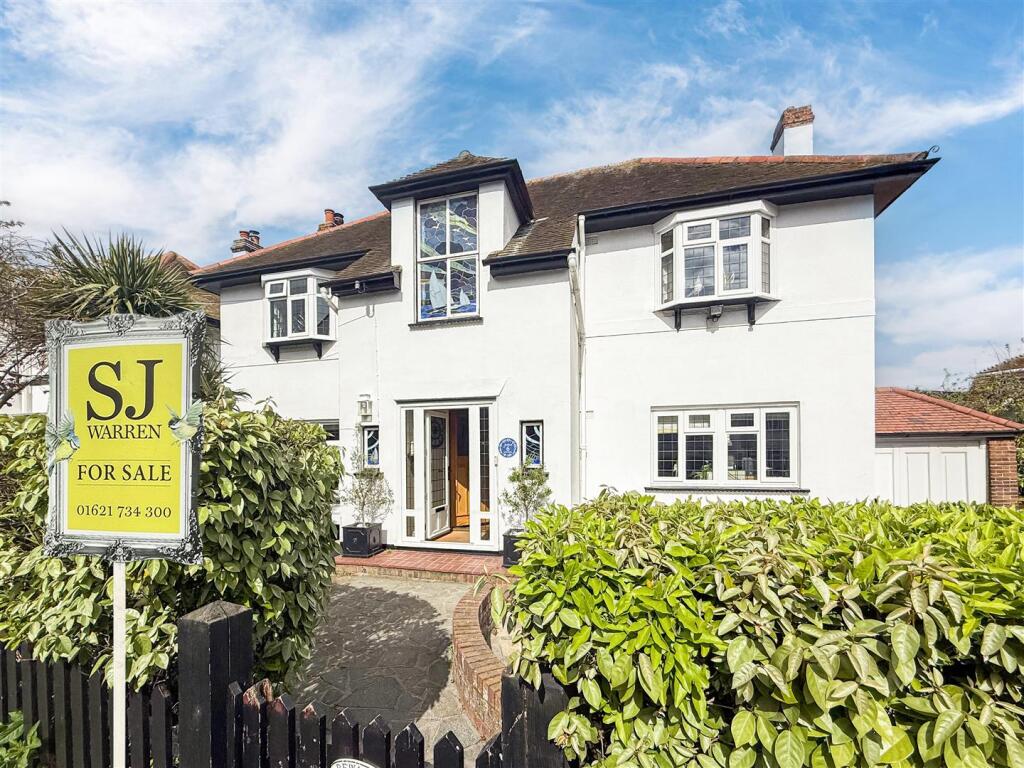 Main image of property: High Street, Burnham-On-Crouch